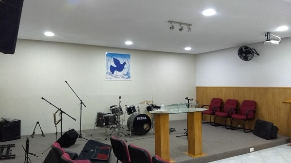Renovação na área do púlpito