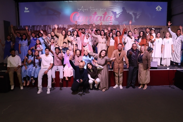 Cantata de Natal 2024 “Aos Teus pés”