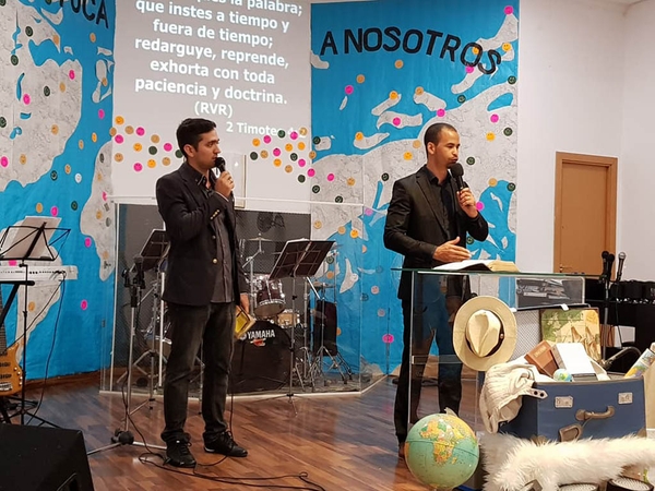 Vinicius Soares a partilhar testemunhos com os congressistas no sábado a noite